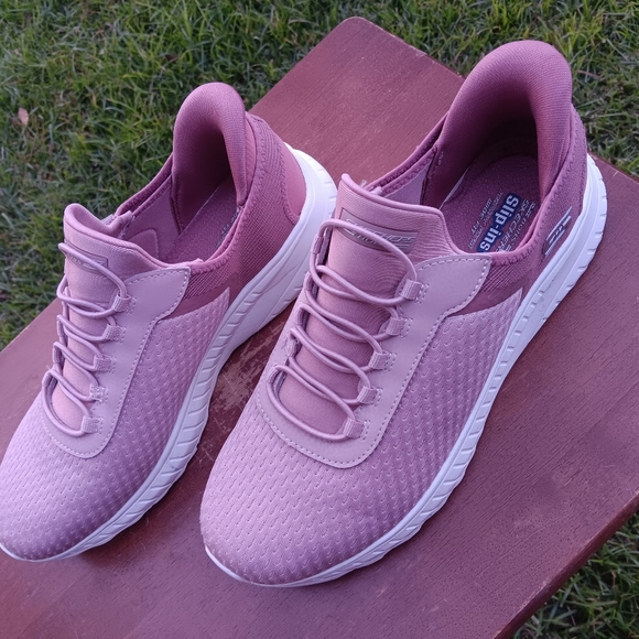 Skechers Slip-ins Memory Form Wide Fit 10 - Picture 1 of 9